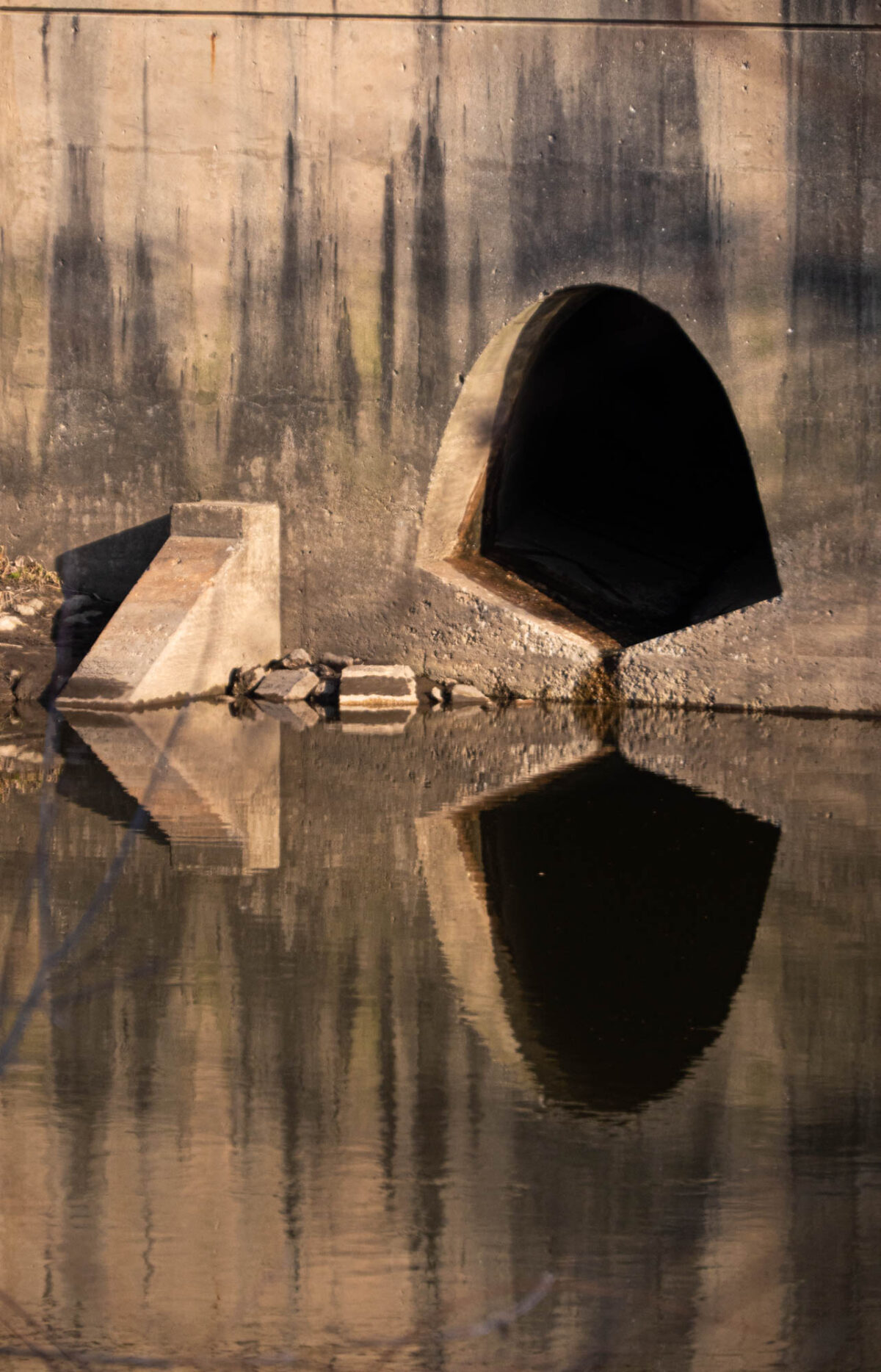 Reflection of storm water outlet